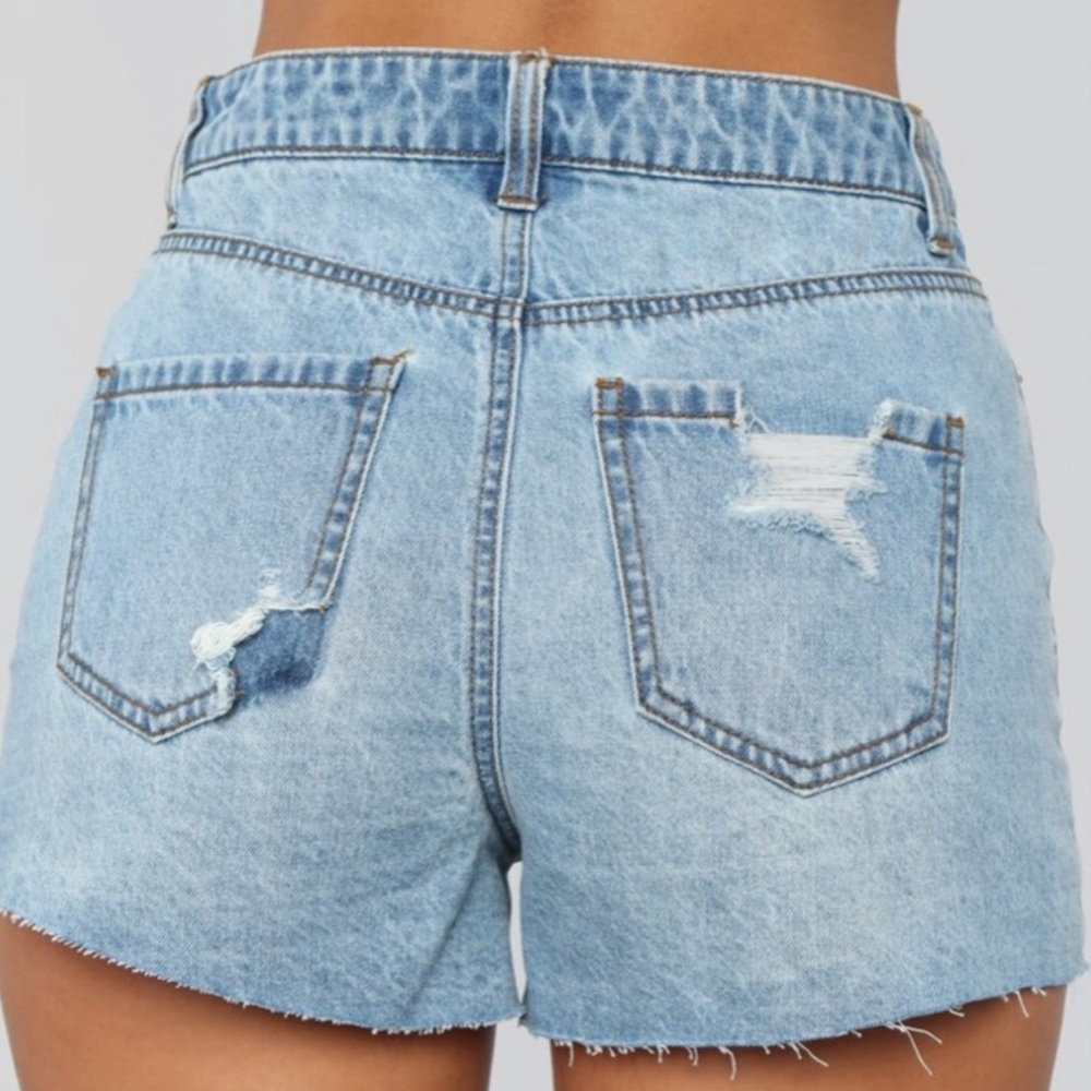 Fashion Nova High Waisted Shorts - Picture 2 of 4